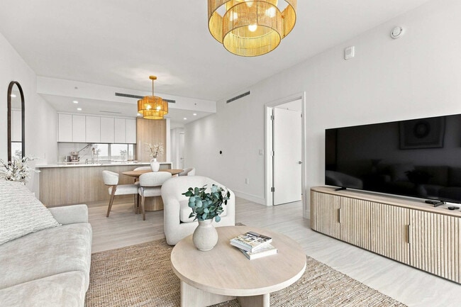 Building Photo - 2411 Laguna Cir Unit SI FL17-ID1625717P