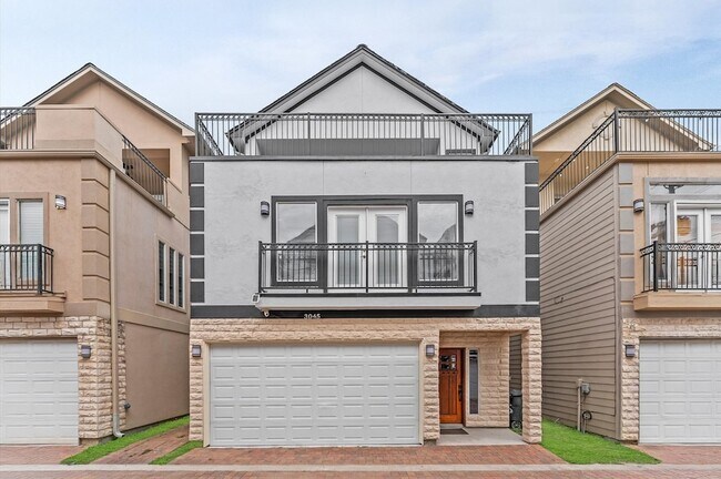 Photo - 3045 Clinton Dr