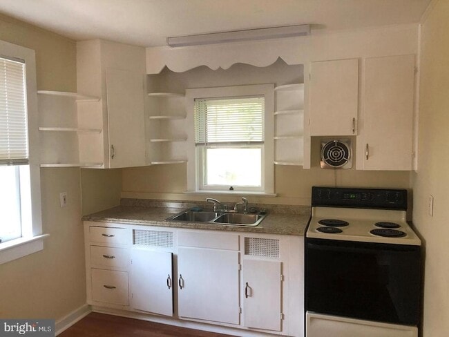 Photo - 1112 Parkway Ave