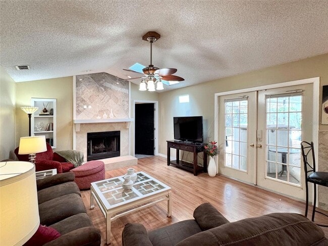 Photo - 1135 Colony Arms Dr