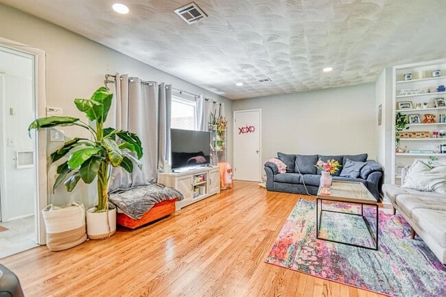 Photo - 1205 Westlawn Dr