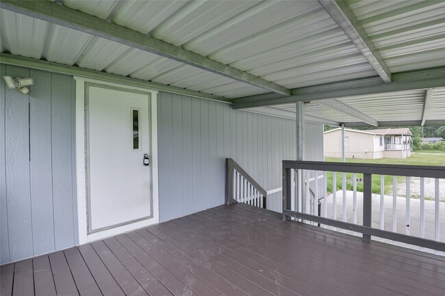 Photo - 132 Birchwood Dr