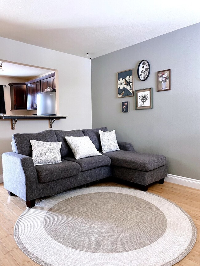 Building Photo - 243 W 13th Ave Unit ID1284535P