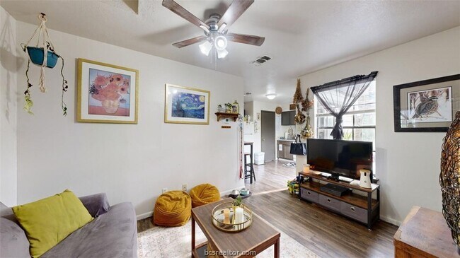 Photo - 725 Peppertree Dr Unit 22