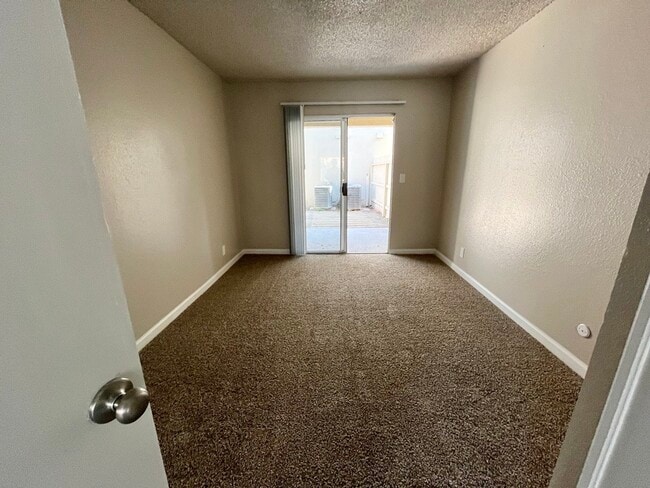 Photo - Granada Apartments