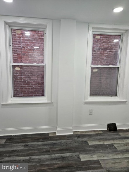 Photo - 521 N 64th St