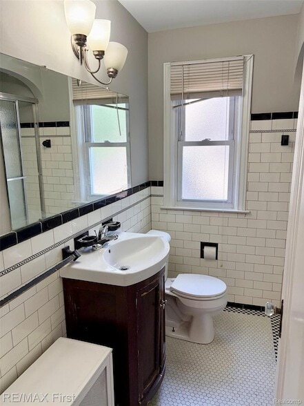 Photo - 383 W Chesterfield St