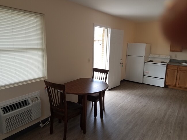 Photo - Holiday Efficiency Apartments