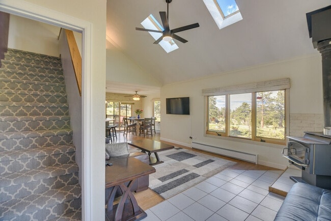 Photo - 465 Springmeadow Way Unit SI ID1385702P