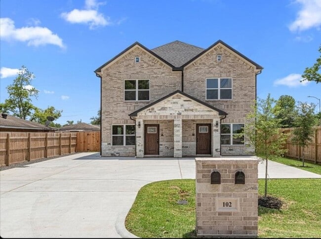 Photo - 102 Schade Ln Unit B