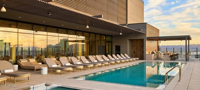 Photo - 817 N 6th St Unit S2