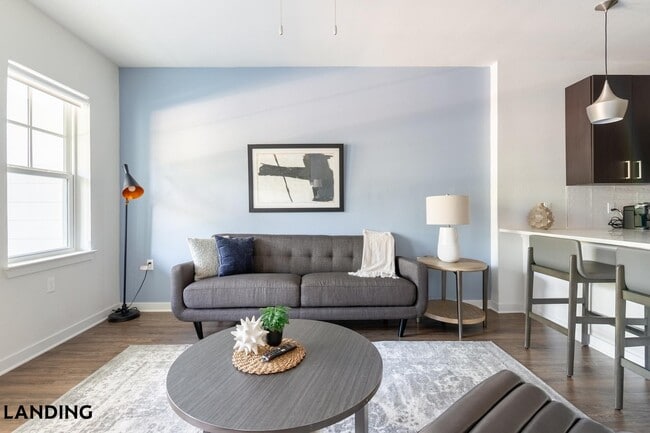 Building Photo - 1225 Utica Dr Unit 1-212