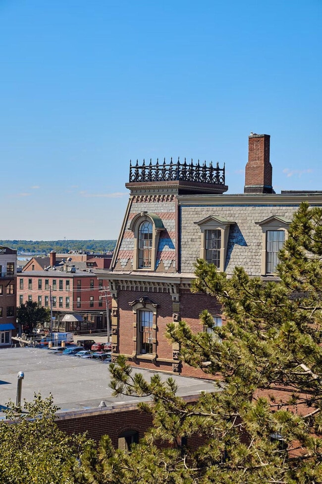 Photo - 121 Middle St Unit ID1366941P