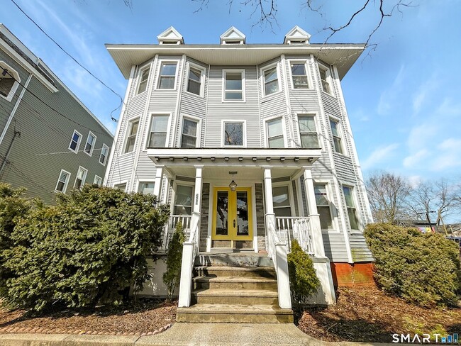 Building Photo - 258 Nicoll St Unit 3R