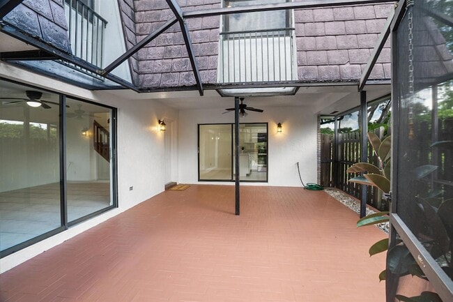 Photo - 7690 Courtyard Run W