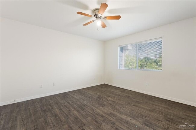 Photo - 901 Galveston Ave W