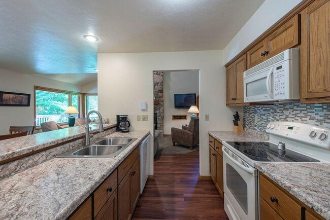 Photo - 1702 Forest Ridge Rd Unit ID1266017P