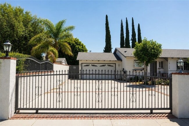 Photo - 10120 Dempsey Ave