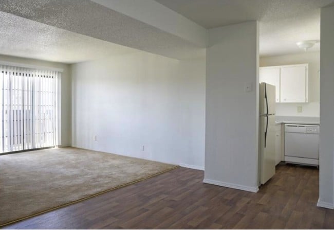 Building Photo - Canyon Creek Apartments