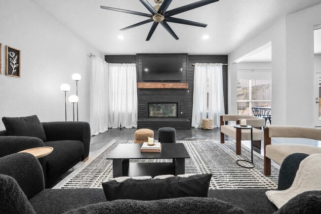 Building Photo - 1914 Overlook Ridge Dr Unit SI FL2-ID1514799P