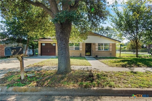 Building Photo - 1820 Gaynor Dr