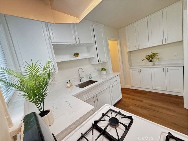 Photo - 549 N Niagara St