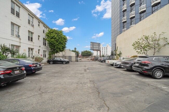 Photo - 6128 Wilshire Blvd