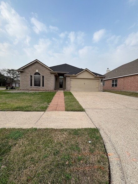 Building Photo - 903 Christopher Ln
