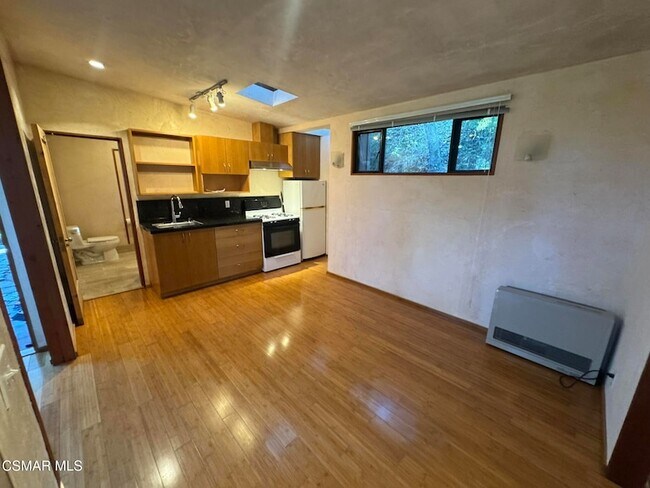 Photo - 1281 Old Topanga Canyon Rd