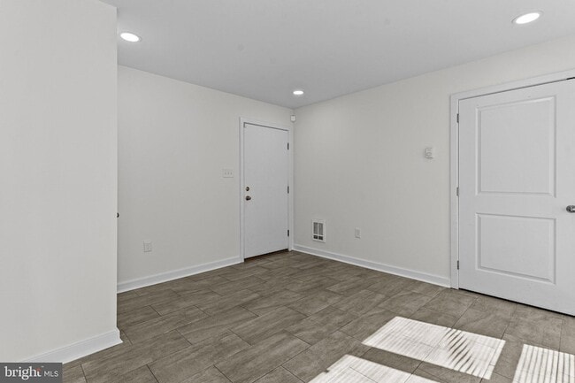 Photo - 134 Burnside St