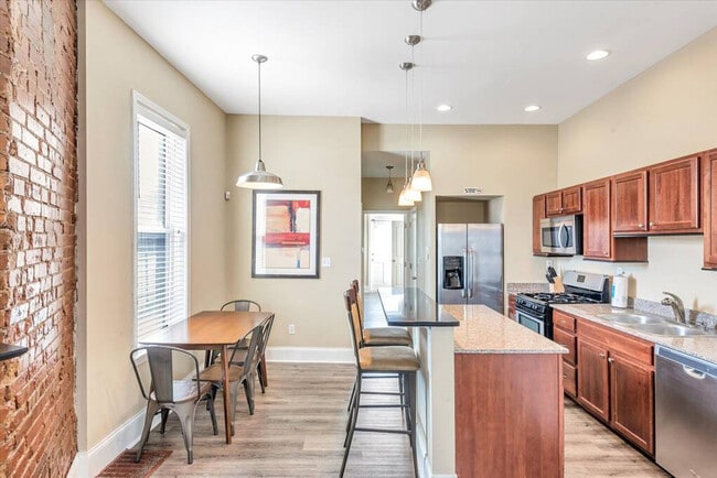 Photo - 925 S Sarah St Unit ID1031865P