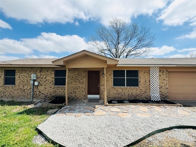 Photo - 161 Green Cir