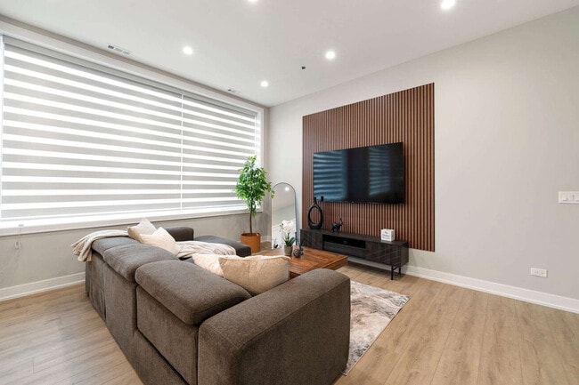 Photo - 801 S Western Ave Unit ID1262785P