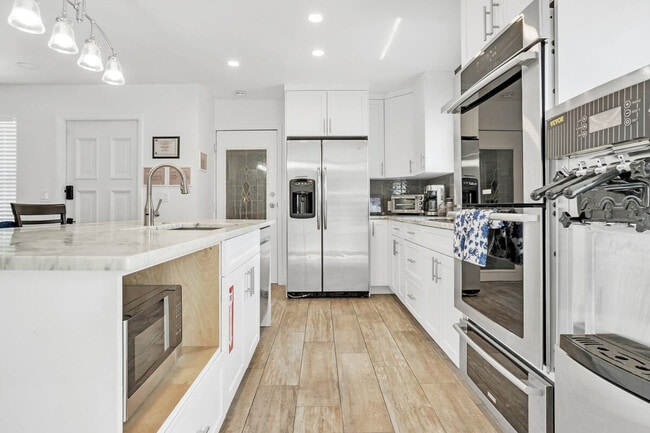 Photo - 1598 NE 38th St Unit ID1231316P