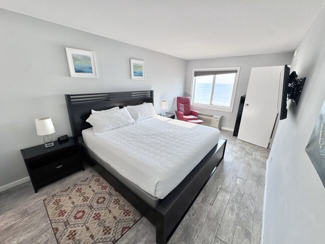 Photo - 201 Rudee Loop Connector Unit ID1353268P