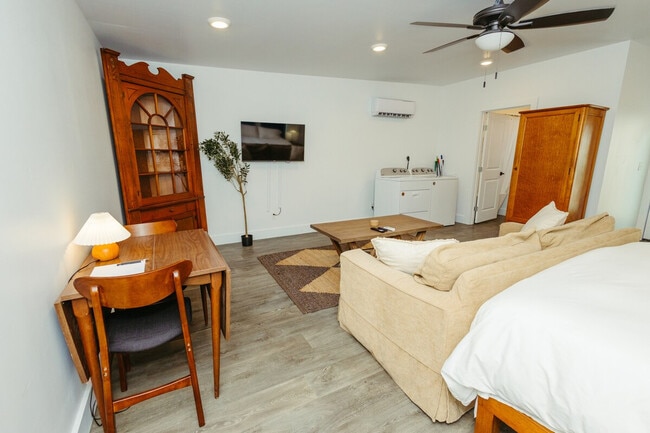 Building Photo - 3817 Leland Ave Unit ID1352451P