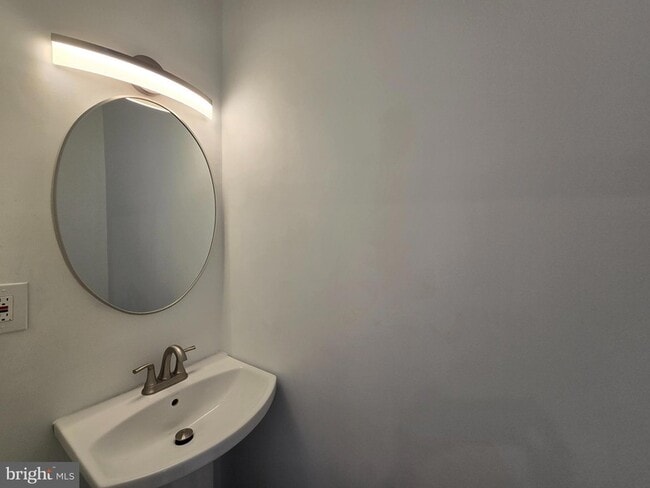 Photo - 2613 Oakford St