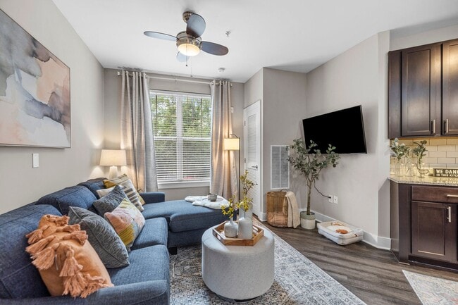 Building Photo - Mezzo 1