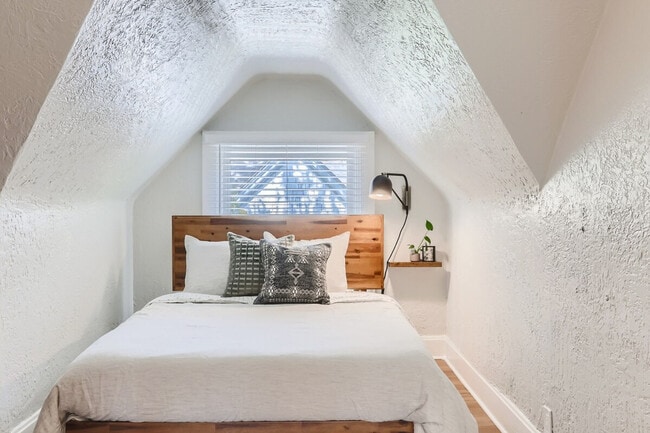 Photo - 1073 N Downing St Unit ID1026249P