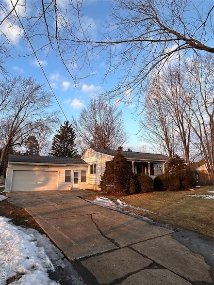 Photo - 1136 W Rowland St