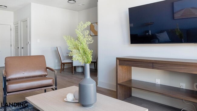 Photo - 49 Boulevard SE Unit C-527