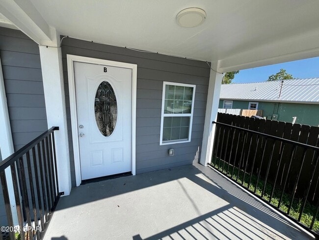 Photo - 1706 Lake Ave