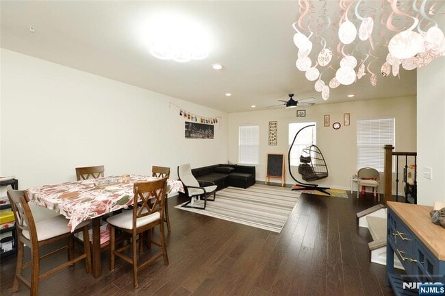 Building Photo - 12-48-48 Plaza Rd