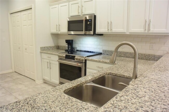 Photo - 1213 Grantham Dr