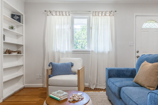 Photo - 4945 N Euclid Ave Unit ID1355739P