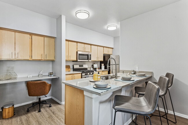 Building Photo - 850 on the Avenue