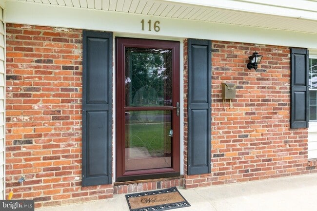 Photo - 116 Eaton Pl