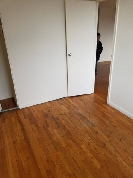 Photo - 94-11 60th Ave
