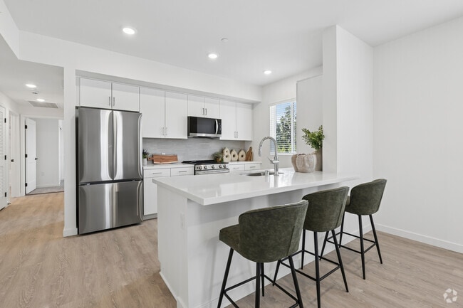 3BR, 2BA - 1,346SF - Kitchen - Canyon Bluffs