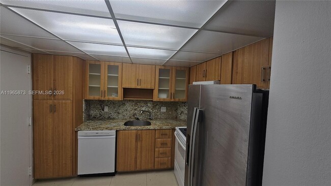 Building Photo - 1980 S Ocean Dr Unit 22G